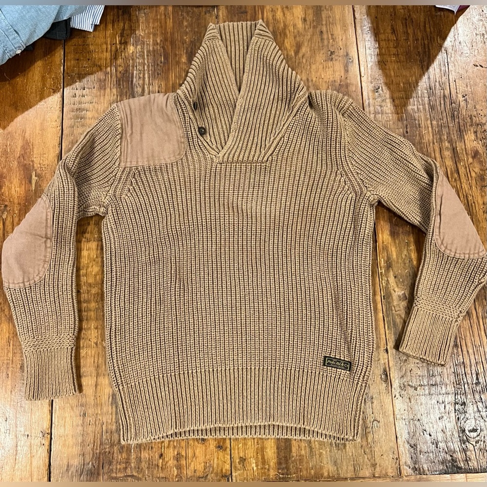 Polo Ralph Lauren men’s sweater. Size S. Elbow patches and right shoulder patch
